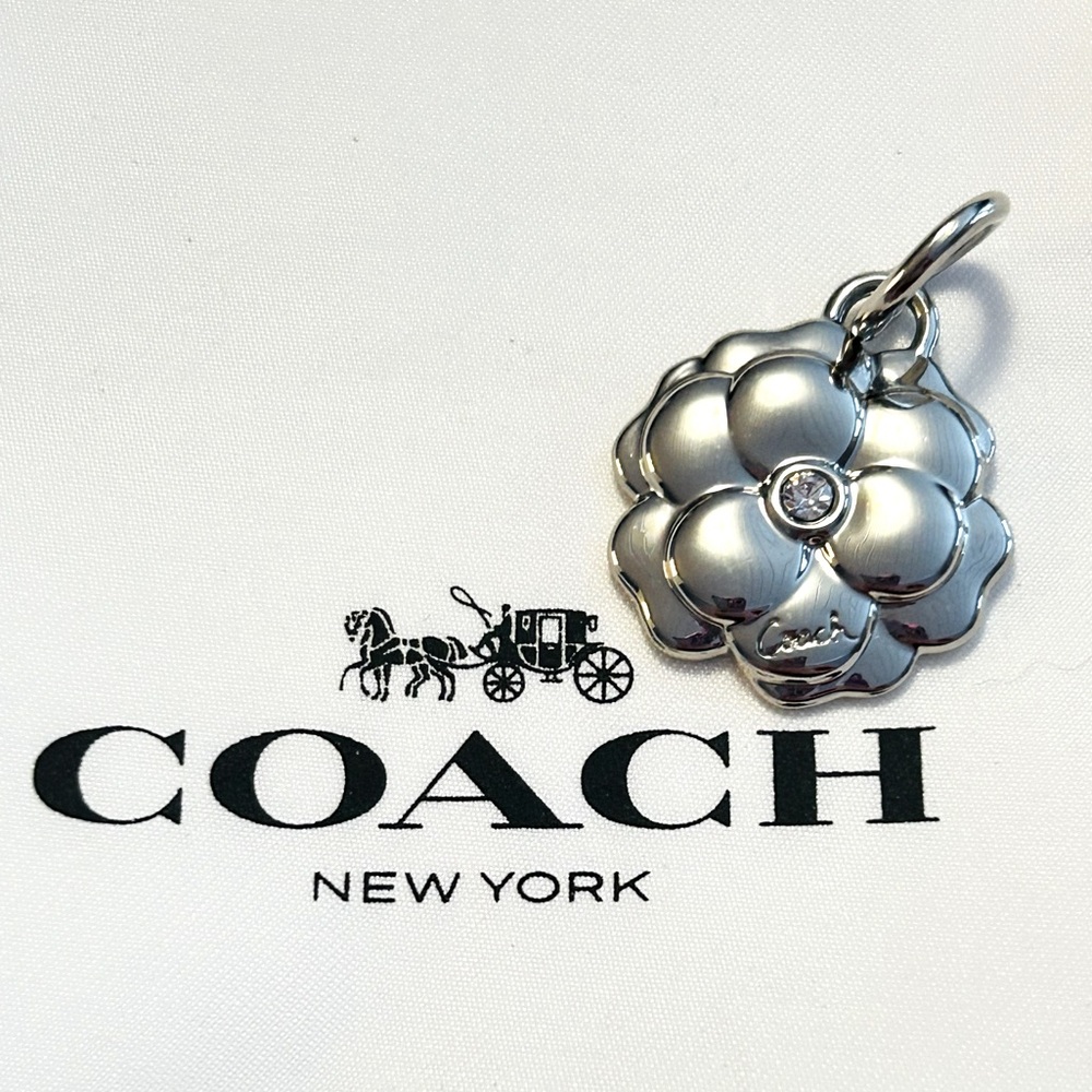 💰SOLD💰RARE Coach Hawaiian Flower Charm - Picture 4 of 8